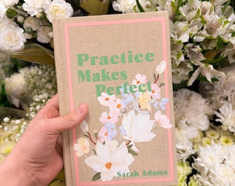 Libro encuadernado artesanalmente "La práctica hace al maestro" por Sarah Adams