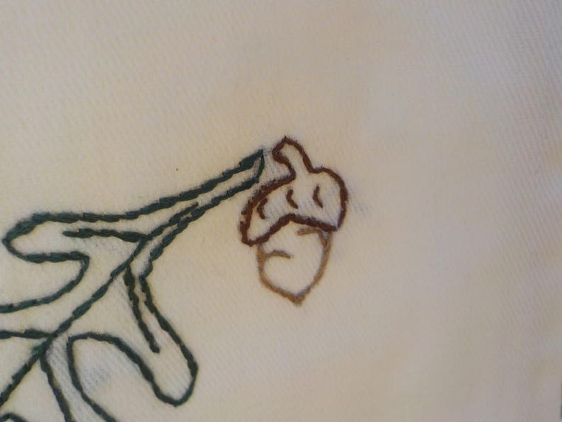ThreeStrands Hand Embroidered Oak Leaf and Acorn Cloth Napkins - Thumbnail 2