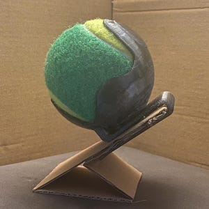 Porte-balle de tennis imprimé en 3D avec clip | Accessoire à clipser compact et durable pour organiser les ballons | Idéal pour les joueurs et les propriétaires d'animaux de compagnie