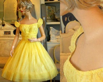 1950s Yellow Dotted Swiss Party Dress - Shelf Bust - Full Skirt XS