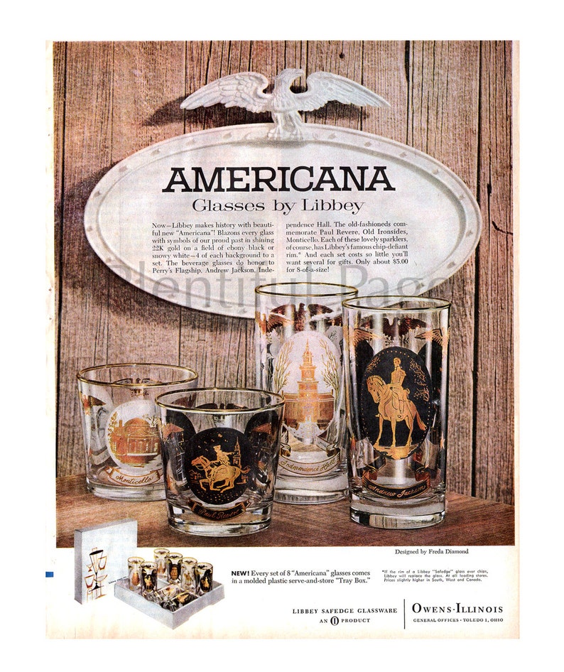 Puede incluir: Juego de ocho vasos Americana de Libbey. Cada vaso presenta un dise&ntilde;o dorado sobre un fondo negro o blanco. Los dise&ntilde;os incluyen Independence Hall, Paul Revere, Old Ironsides y Monticello. Los vasos vienen en una caja de servir y guardar de pl&aacute;stico moldeado.