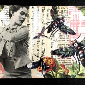 Original Collage Kunst, „Go Away!“, handgefertigte, ungerahmte Papiercollage, Wandkunst, Vintage Papiere, ideal zum Einrahmen.