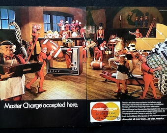 Anuncio de revista vintage de Master Charge de 1971, arte publicitario, taller de Santa, tarjeta de crédito.