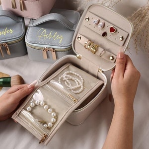 Benutzerdefinierte Reise Schmuckschatulle, Reise Schmuckschatulle für Frauen, Brautjungfer Geschenke, personalisierte Name Schmuckschatulle, Valentinstag Geschenk für Freundin