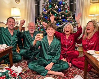 Anpassad familjepyjamas med namn, personlig broderad julpyjamas, present till familjen