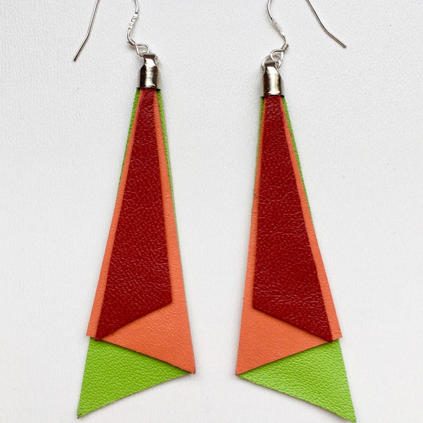 Pendientes largos piel tri rojo, naranja, verde