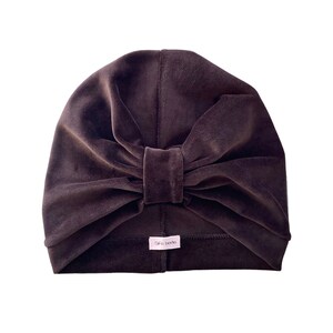 Turbante de terciopelo algodon organico en marron oscuro