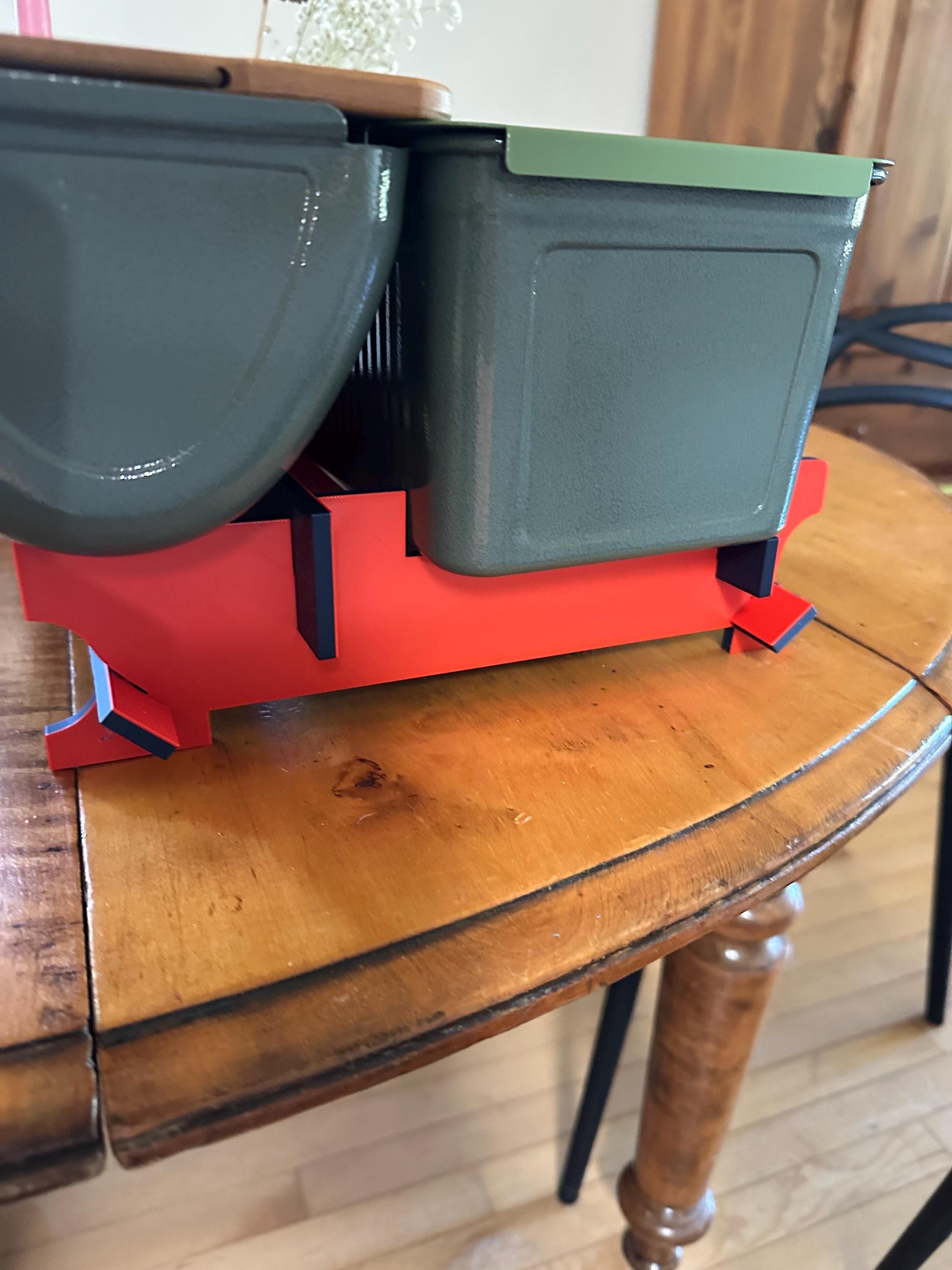 Stanley Lunch Box Stand 3d Print File (***file Only - Stand Only