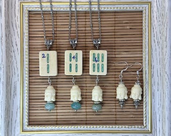 Ciondolo vintage Mahjong degli anni '30-'60: osso e bambù, piastrella in stile Singapore, con Buddha in pietra composita e avventurina (collana inclusa)