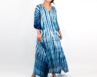 Ręcznie robiony kaftan z wiskozy tie-dye: niebieska sukienka maxi w stylu boho, duży rozmiar, luźny krój
