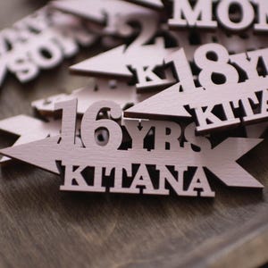 Roze gepersonaliseerde hoogtemarkeringen pijlen set voor groeimeter, groeimeter markeringen set, markeringen groeimeter liniaal, babymeisje set markeringen
