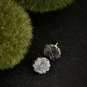Erdige Silber Ohrstecker, organischer Sterling Silber Schmuck, handgemachte Silber Ohrstecker, handgemachte Kreis Ohrringe aus recyceltem Sterling Silber