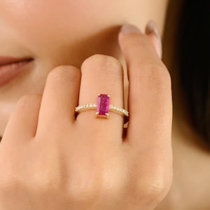 Minimalist Emerald-Cut Ruby and Diamond Solitaire Ring- July Birthstone Ring- Elegant Birthday Gift for Her- Ruby Proposal Ring Caratandher