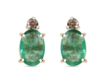 Pendientes de oro de 14 quilates con esmeralda: piedra verde ovalada y diamante.