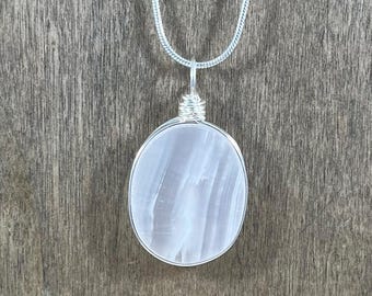 Mangano Calcite Pendant