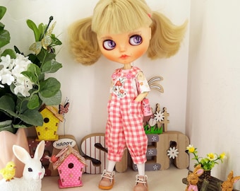 Blythe Doll Outfit: Pink Overalls, Shirt, Stockings & Bottle - 1/6 Scale