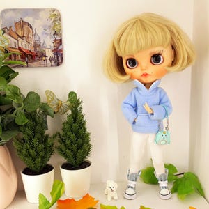 Blythe,  Blythe doll, Blythe clothes, Blythe clothes set, Blythe blue sweatshirt, white leggings, sports shoes and bag
