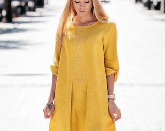 Vestido de lino amarillo hecho a mano: ropa de verano con bordado floral
