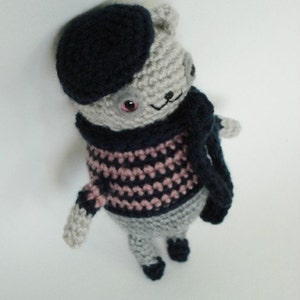 CROCHET PATTERN Amigurumi Parisian Bear Beatnik Poet Plushie image 3