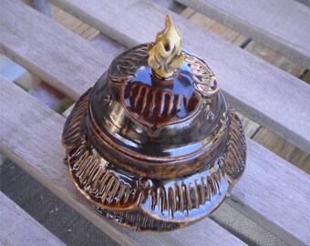 Chocolate Flaming Lotus Lidded Pot