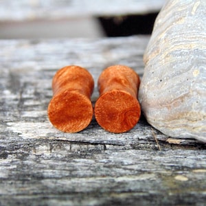 6.5mm Maple burl ear plugs. Beautiful organic hand crafted wooden plugs in 2 gauge. 2g.