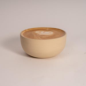 Cappuccino kopje keramiek handgemaakte koffiekop minimalistisch design cadeau voor koffieliefhebbers steengoed mok zonder handvat