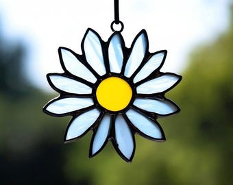 Handcrafted Stained Glass Daisy Suncatcher: Floral Window Decor