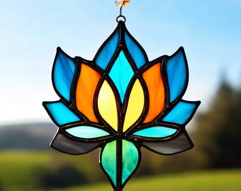 Attrape-soleil lotus en vitrail artisanal : art de la fenêtre bohème coloré