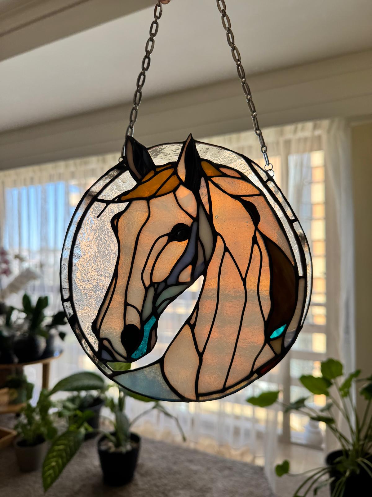 手作りステンドグラスの馬のサンキャッチャー：馬の窓飾り - Etsy 日本