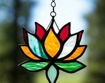 Attrape-soleil lotus en vitrail artisanal : art de la fenêtre bohème coloré