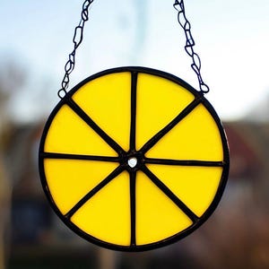 Stained Glass Lemon Slice Suncatcher Citrus Kitchen Window Decor Handmade Fruit Ornament Bright Summer Gift garden Yellow Glass Fruit Art