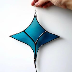 Stained Glass Stingray Suncatcher: Handmade Ocean Decor