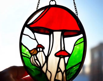 Gebrandschilderd glas paddenstoel Suncatcher: grillige Cottagecore-raamkunst