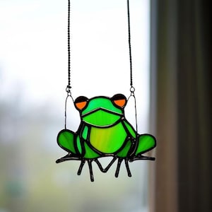 Decorazione per finestra con rana, animale in vetro colorato, rana in vetro, rana da appendere alla parete, opera d'arte con rana, decorazione ecologica, arte anfibia, amanti delle rane, fatto a mano