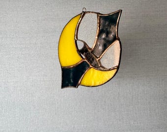 Stained Glass Bat Suncatcher: Gothic Halloween Window Decor