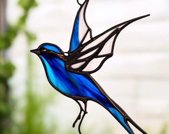 手作りステンドグラスのツバメのサンキャッチャー：青い鳥の窓辺の