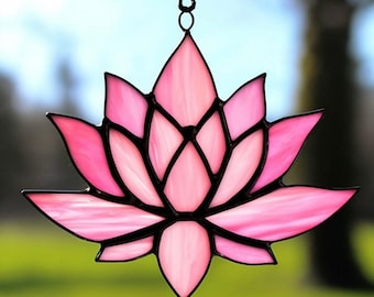 Attrape-soleil lotus en vitrail fait main : tenture bohème