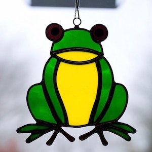 Decorazione per finestra con rana, animale in vetro colorato, rana in vetro, rana da appendere alla parete, opera d'arte con rana, decorazione ecologica, arte anfibia, amanti delle rane, fatto a mano