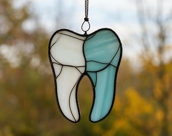 Tandornament gebrandschilderd glas: tandartskantoordecoratie, cadeau tandartsstudent