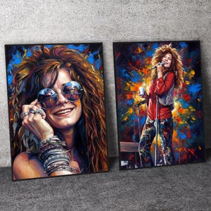 Könnte beinhalten: Zwei gerahmte Leinwanddrucke. Einer zeigt eine Frau mit runden Sonnenbrillen, Ringen und Armbändern. Der andere zeigt eine Frau, die in ein Mikrofon singt, eine Tasse hält, ein rotes Hemd und eine gemusterte Hose trägt. Die Kunstwerke sind farbenfroh.