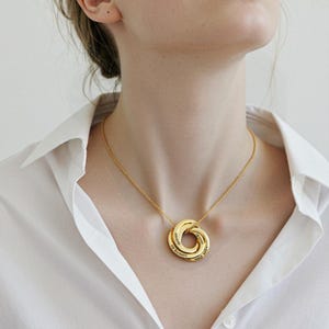 Circle name necklace gold | Personalized Family Necklace | Custom Linked Circle Necklace with Children Names | Multiple Linked Ring Necklace