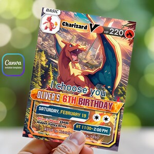 Op de afbeelding: Een Pokemon-thema verjaardagsuitnodiging met een cartoon afbeelding van Charizard, een vuur-type Pokemon. De uitnodiging is voor Oliver's 6e verjaardag, die zal worden gehouden op zaterdag 19 februari van 11:30 uur tot 14:00 uur. De uitnodiging bevat het adres en RSVP-informatie.