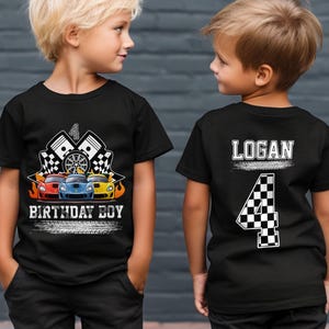 カスタム レースカー バースデー シャツ、カー テーマ シャツ、男の子向けパーソナライズ レースカー ギフト、バースデー パーティー シャツ、バースデー ボーイ カー T シャツ