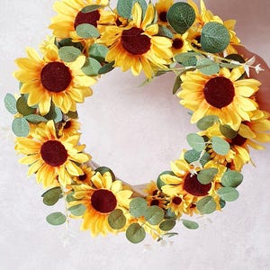 Handmade Sunflower Wreath – Spring or Summer Wicker Wreath for Front Door – Stylish Home Decoration – Gift for Women/Moms