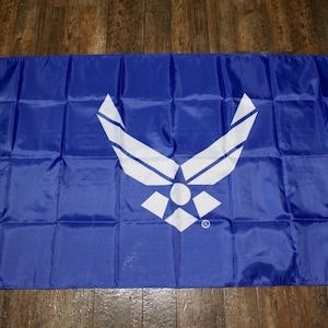 US Luftwaffe Flagge 3x5. &quot;Offiziell lizenzierte Marineblaue Flagge der &quot;&quot;US Air Force&quot;&quot;.&quot; Militärisches Geschenk für veteranen und Service Mitglieder. USAF Flagge