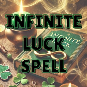 Puede incluir: Un libro verde con las palabras "Infinite Luck" en la portada. Hay un símbolo de infinito dorado en el libro, y una vela verde con humo que sale de ella. También hay tréboles verdes y otros objetos decorativos en la mesa.