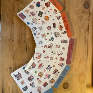 Stickers in vinile trasparente a tema libri