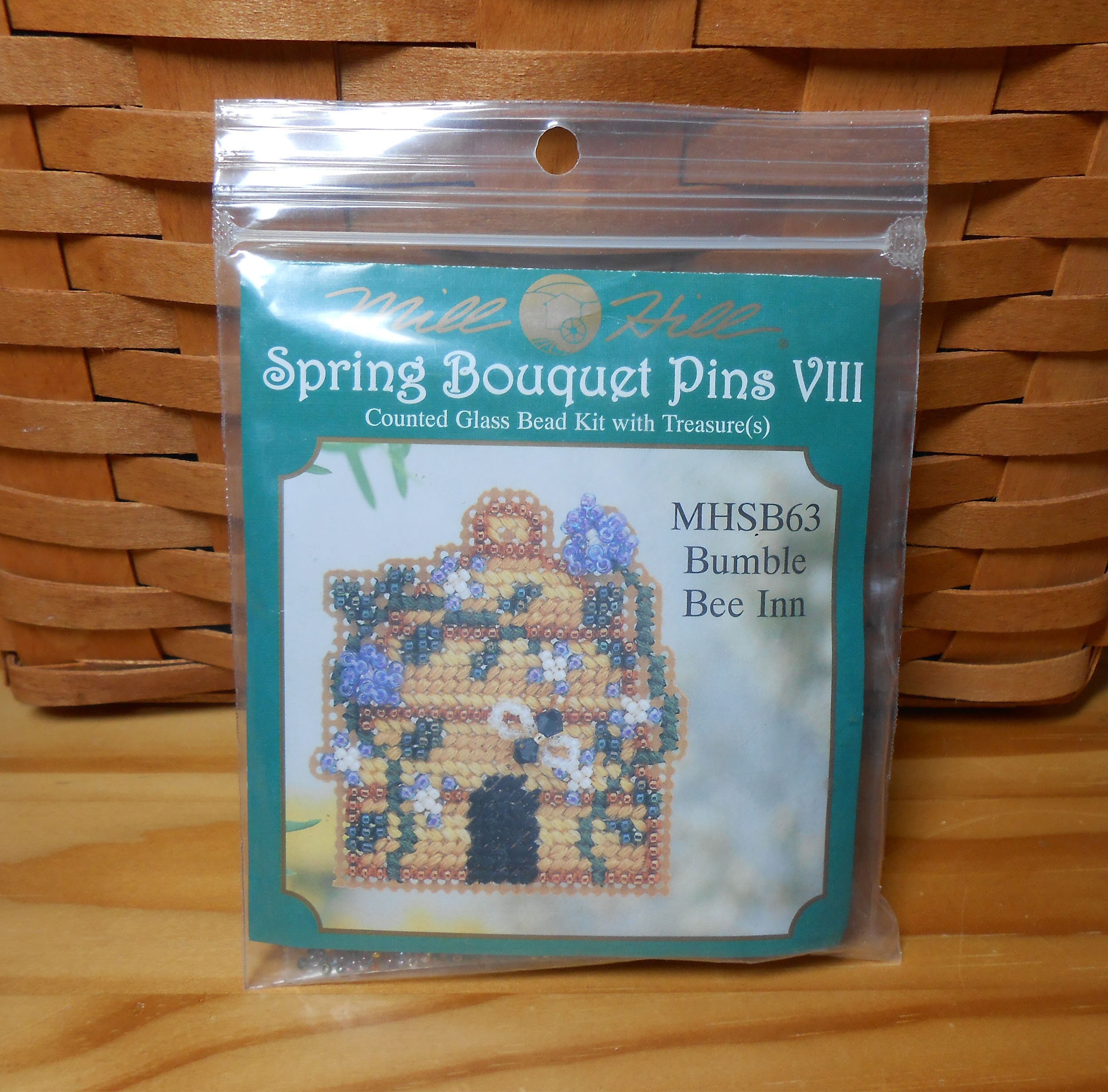 Mill Hill Cross Stitch Kit - Bumble Bee Inn - Spring Bouquet Pins