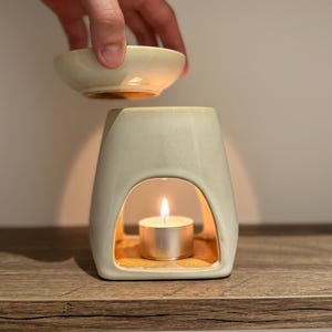 Beige Ceramic Wax Melt Burner: Aromatherapy Candle Warmer