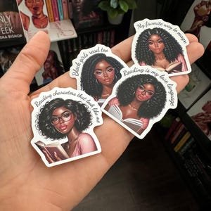 Zwart meisje leest | Set van 4 glanzende stickers